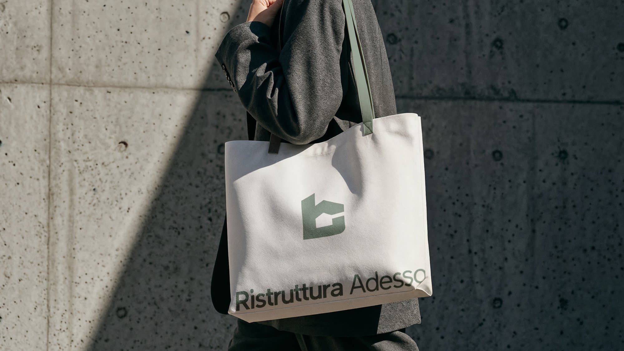 Tote bag
